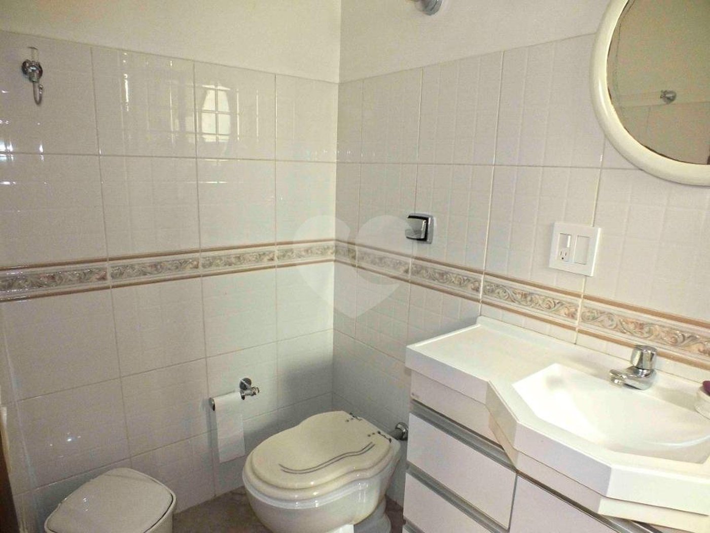 Casa à venda com 5 suítes no condomínio Vilaggio Monte Alegre, São Paulo - SP