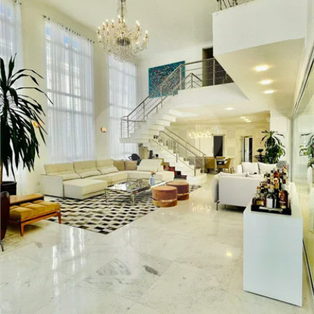 Belíssima casa à venda com 700 m² no Condomínio Tamboré, em Alphaville!!!