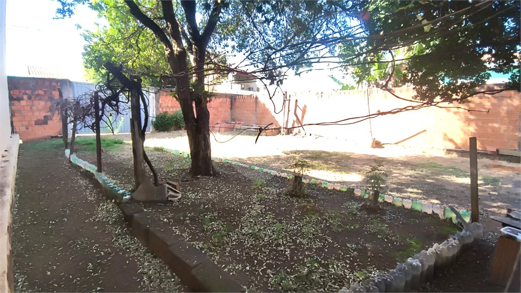 Terreno á venda no Jardim Tangara.