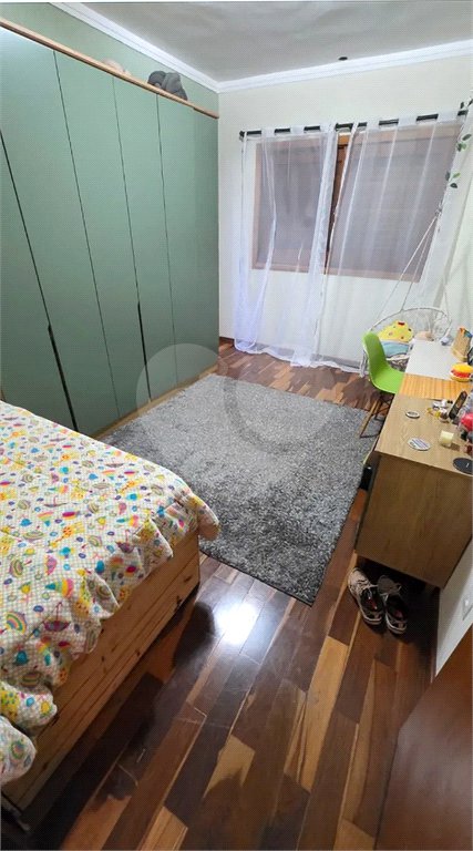 Refúgio de Alto Padrão em Condomínio Fechado: Natureza, Charme e 5.500m² de Terreno