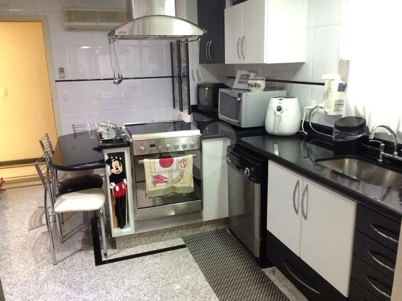 Apartamento na Saúde 126m² 3 dorm/3vagas Aceita permuta por imóvel na praia