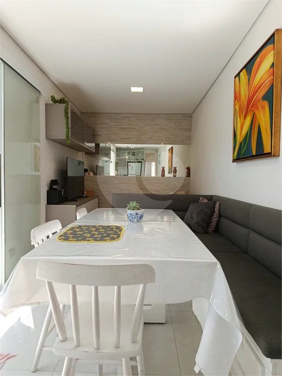 Sobrado novo, com 250m², 3 quartos, sendo 1 suíte, 2 garagens, à venda na Vila Prudente