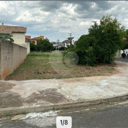 Terreno de Esquina Misto – 257,61 m² | Jardim Regina