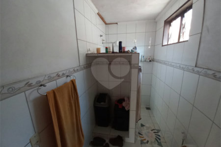 Casa térrea com 2 dormitórios.