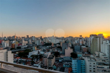 LOFT DUPLEX DE CINEMA. VENHA FAZER UMA VISITA.