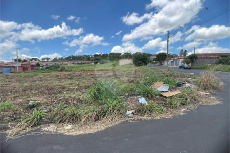 Terreno à venda em Descalvando/SP