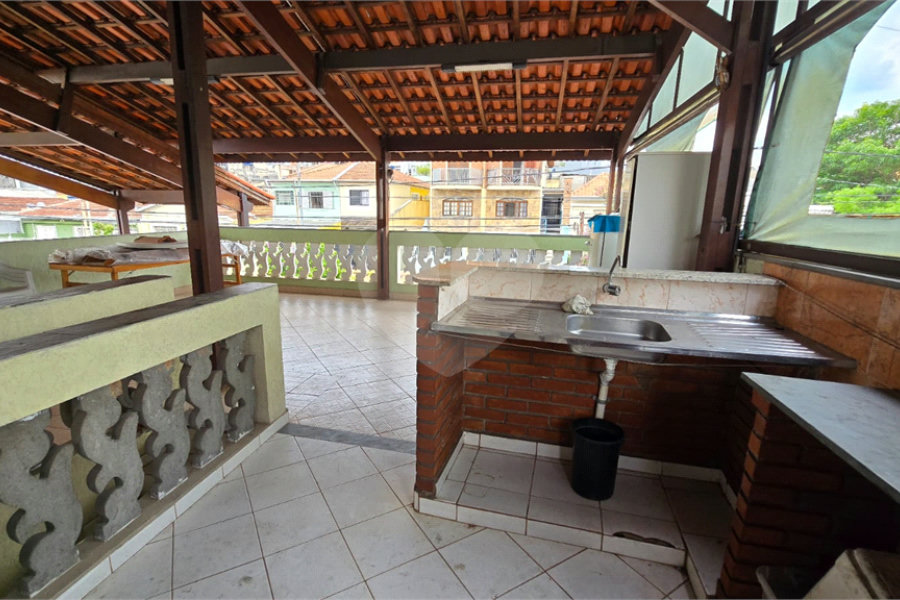 SOBRADO A VENDA FEITO PARA RENDA, FAMÍLIA GRANDE OU 2 CASAS | PRÓXIMO À ESTAÇÃO PIRITUBA!