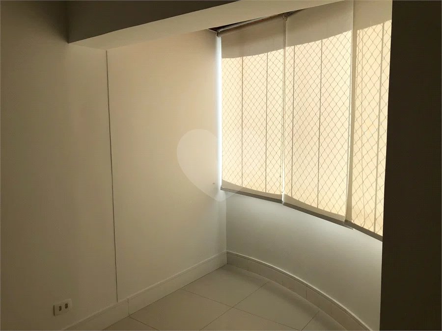 Lindo Apartamento com Varanda integrada