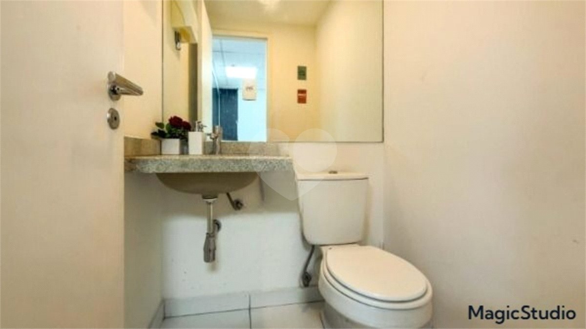 Sala comercial com 35m², 1 vaga, 1 banheiro, à venda na Barra Funda.