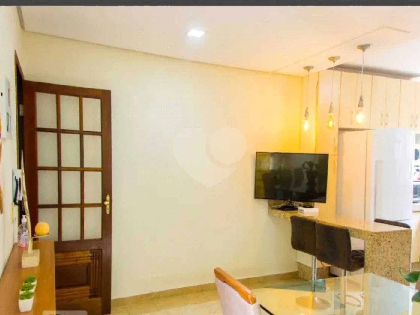 Sobrado com 180m² , 3 dormitórios , sendo 3 suítes , 3 vagas de garagem , churrasqueira e Jardim de inverno , à venda na Vila Scarpelli , Santo André.