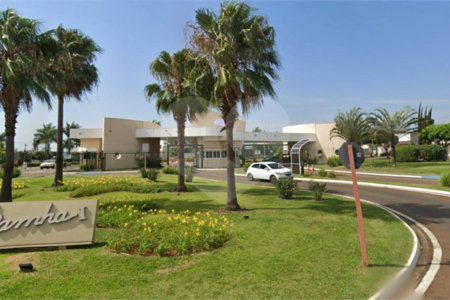 Vende-se terreno no Village Damha em Araraquara