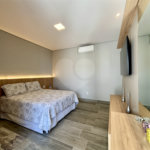 Indaiatuba - Sp - Condominio Maria Candida - R$ 2.250.000,00 - 3 suítes, sendo 1 master com closet e banheiro com duas cubas e dois chuveiros - Escritório - Piscina em Alvenaria aquecida e Hidro com Iluminação - Ar Condicionado instalado em todos os quartos, escritorio, sala e area gourmet