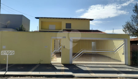 Casa à venda com 3 quartos, sendo 1 suíte,  em Parque Santa Marta, São Carlos, SP