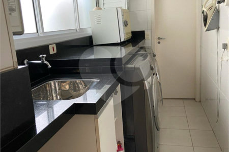 Apartamento amplo de 143 m² na Vila Mariana