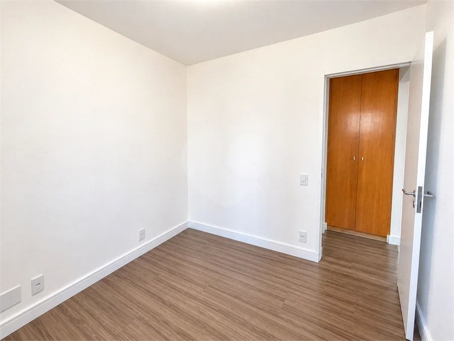 Apartamento de 44 m² com 2 dormitórios, varanda integrada e 1 vaga na Vila Guarani