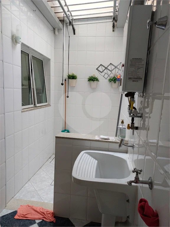 Sobrado á venda com 102m²- Vila Bertioga.