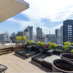 Apartamento a venda com 1 dormitório, sala com varanda e próximo ao metrô Vila Madalena.