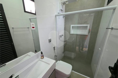 Casa térrea no Village Damha IV 3 quartos e piscina.