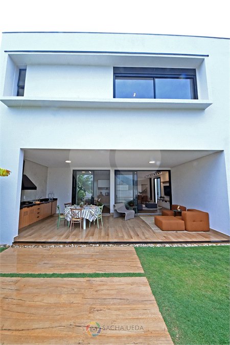 Indaiatuba - SP - Condomínio Helvetia Park - 490 m² Terreno - Sobrado com 307 m² de Área Construída - Escritório com móveis planejados - Sala de estar e jantar ampla e integradas - Cozinha planejada completa, com eletrodomésticos (cooktop, forno, coifa, geladeira, microondas) - Lavanderia