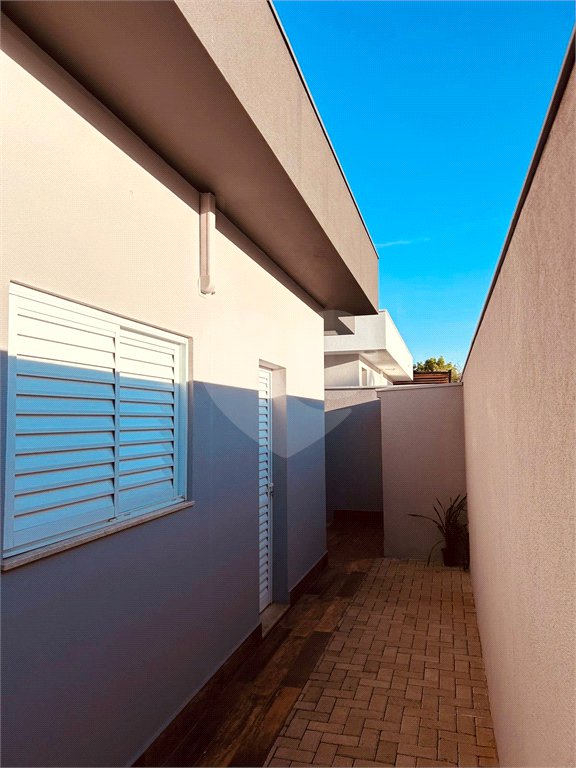 Casa à venda com 3 quartos, sendo 3 suítes, no condomínio Village Damha III, São Carlos - SP