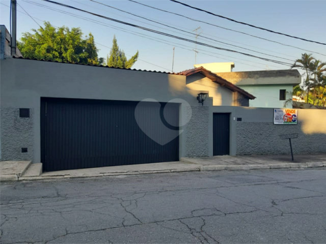 Sobrado à venda com 6 quartos, sendo 2 suítes,  em Barro Branco (zona Norte), São Paulo, SP