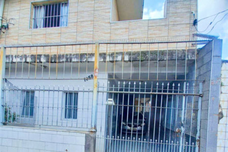 Casa terrea com 6 quartos, 2 vagas na Vila Brasilina