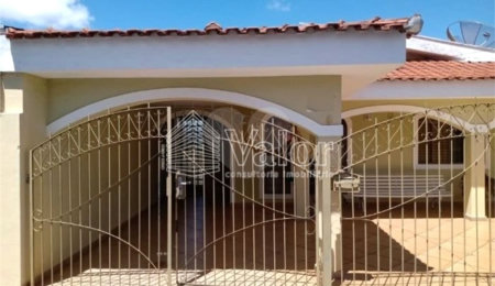Casa à venda com 4 quartos, sendo 1 suíte,  em Vila Brasília, São Carlos, SP