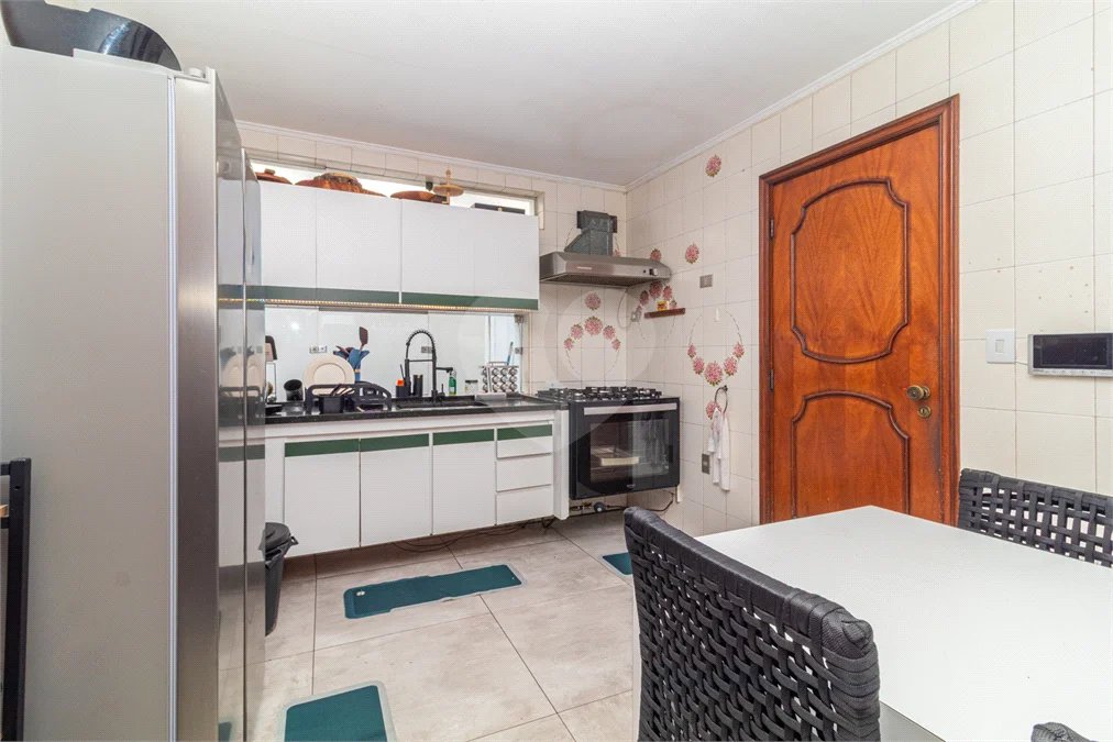 Sobrado à venda com 3 quartos, sendo 1 suíte, em Jardim Prudência, São Paulo, SP