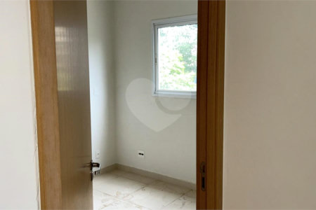 Apartamento a venda de 02 dormitórios