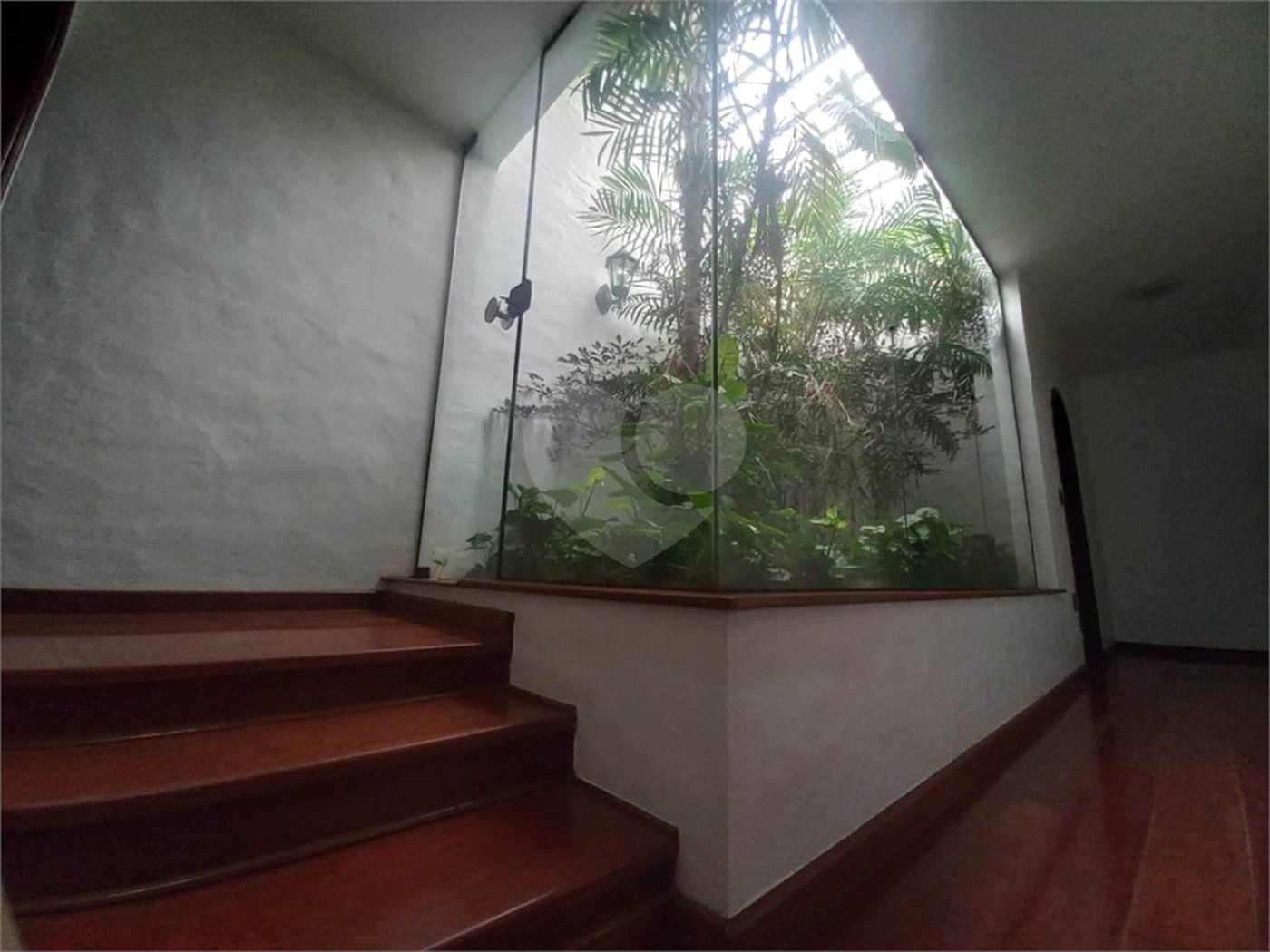 Casa térrea no Condomínio Faber I.