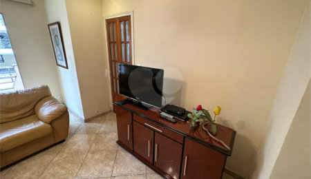Apartamento à venda com 3 quartos, sendo 1 suíte,  em Enseada, Guarujá, SP