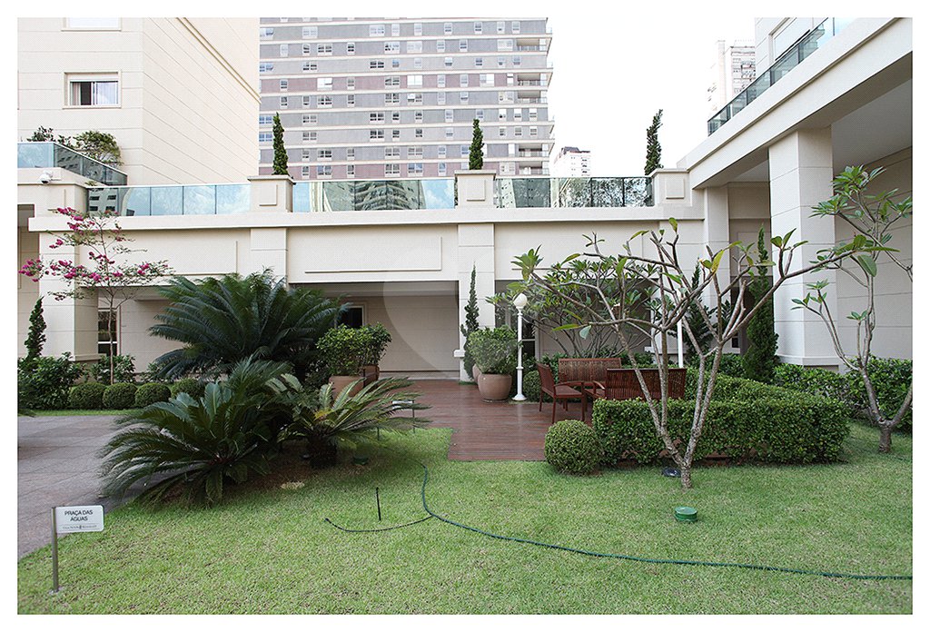 Apartamento à venda com 4 suítes em Vila Nova Conceição, São Paulo, SP