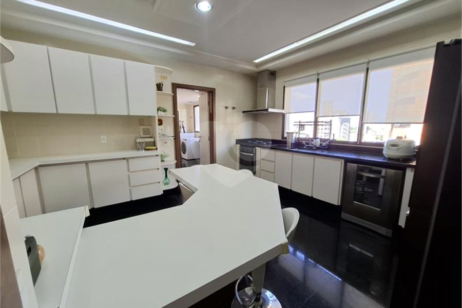 Apartamento, a venda, com 300m² de área privativa, 4 suítes, 4 vagas - Santana / SP