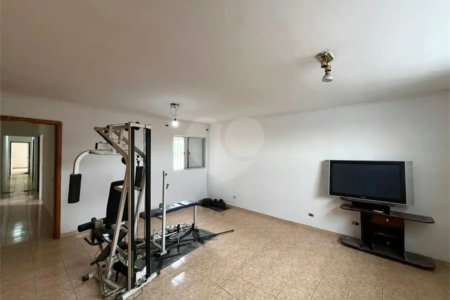 SOBRADO COM 350 M2 ( ABAIXO DO PREÇO DE MERCADO) 3 DORMITÓRIOS 3 SUÍTES SAÚDE