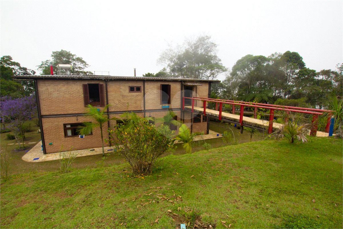Sítio à venda com 8 quartos, sendo 4 suítes, em Taiaçupeba, Mogi das Cruzes, SP