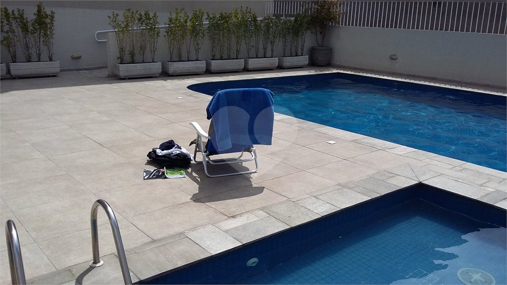 Apartamento à venda no bairro Barra Funda.