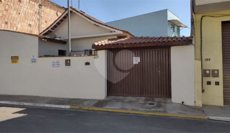 Casa à venda com 3 quartos, sendo 1 suíte,  no Centro, São Sebastião da Bela Vista, MG
