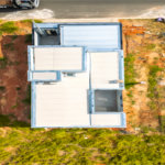 Indaiatuba- Jardim Bom Sucesso - Venda: R$ 765.000,00 - Área total: 150m² Área construída: 115m² - 3 dormitórios sendo 1 suíte com armário planejado; Cozinha integrada; Sala para dois ambientes; Banheiros com box gabinetes e espelhos; Área gourmet com churrasqueira a carvão e móveis planejados;