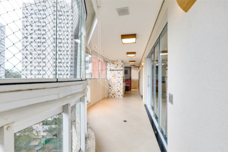 Apartamento à venda com 3 suítes em Jardim Marajoara, São Paulo, SP