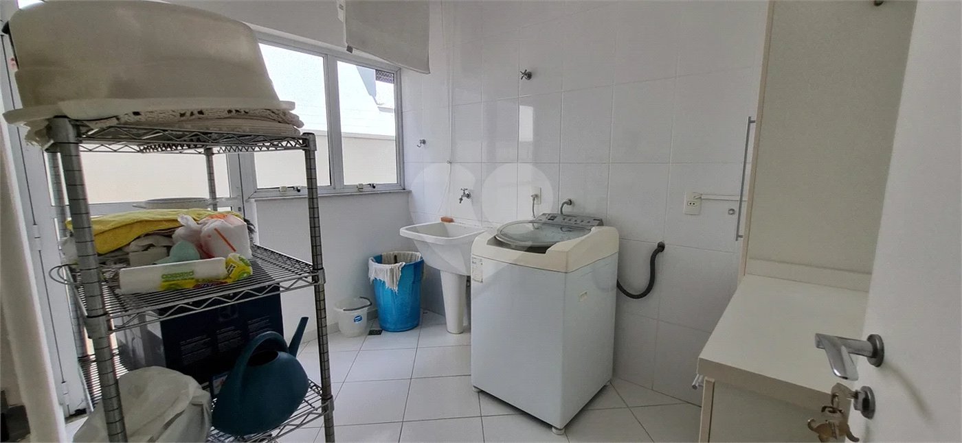 Lindo sobrado com 4 suites e piscina à venda, 365m², por R$ 2.450.000,00 no condomínio Villa Suiça, em Indaiatuba/SP.