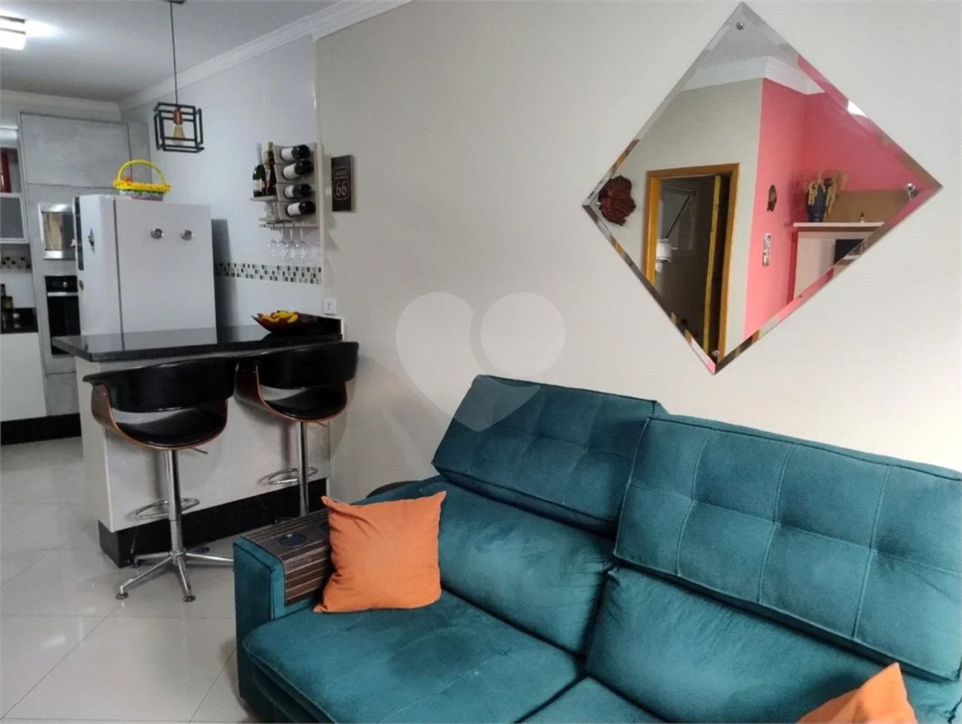 Vende-se Sobrado com 2 Suítes em Condomínio Fechado – Vila Ré