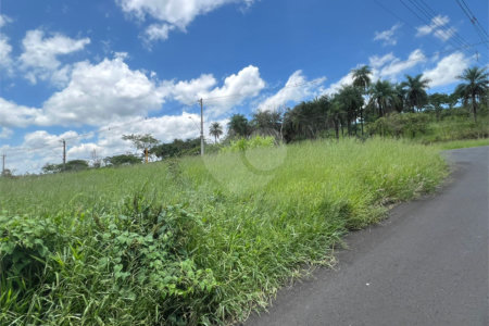 Terreno à venda em Descalvando/SP