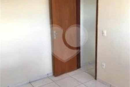 Investimento Certeiro na Gleba 1: Apartamento 1 DormItório, Quintal e Localização que Aluga Fácil