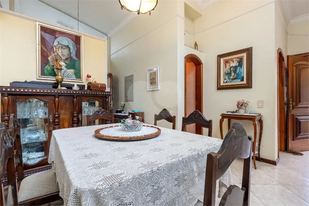 Casa a venda no Planalto Paulista, 2 suítes, 4 vagas, 230 m², quintal e localização privilegiada