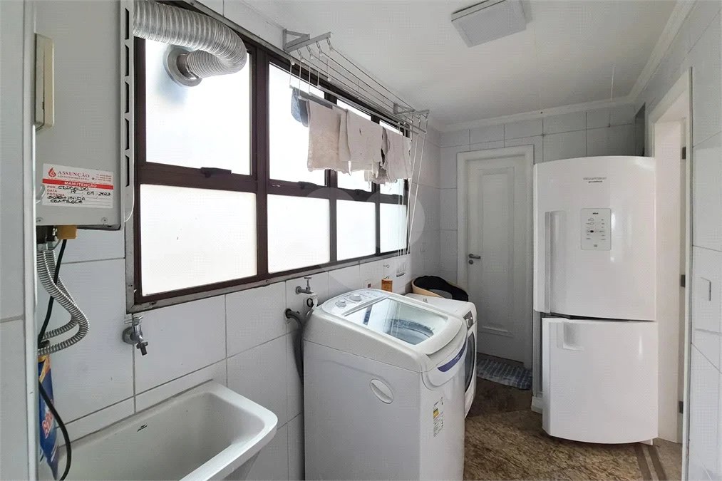 Cobertura sofisticada no Jardim do Mar, em São Bernardo do Campo, com 4 dormitórios, closet, hidromassagem, varanda, 5 vagas de garagem e lazer completo. Ideal para quem busca conforto e exclusividade.