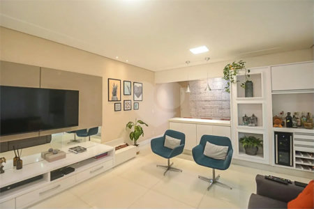 Espaço, conforto e uma localização privilegiada fazem deste apartamento mobiliado no Baeta Neves, em São Bernardo do Campo, uma excelente opção para seu novo lar. Com 118 m², três dormitórios e quatro banheiros, o imóvel oferece ambientes amplos para acomodar a família e receber amigos com comodidad