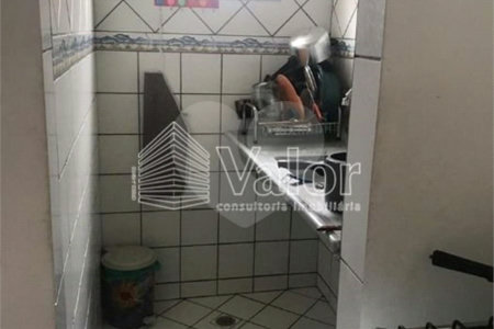 Sobrado para venda.
