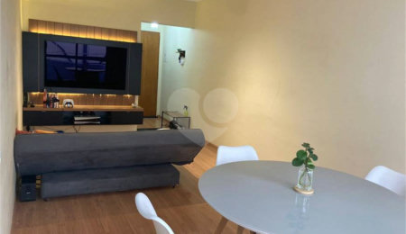 Apartamento à venda com 2 quartos em Cambuci, São Paulo, SP