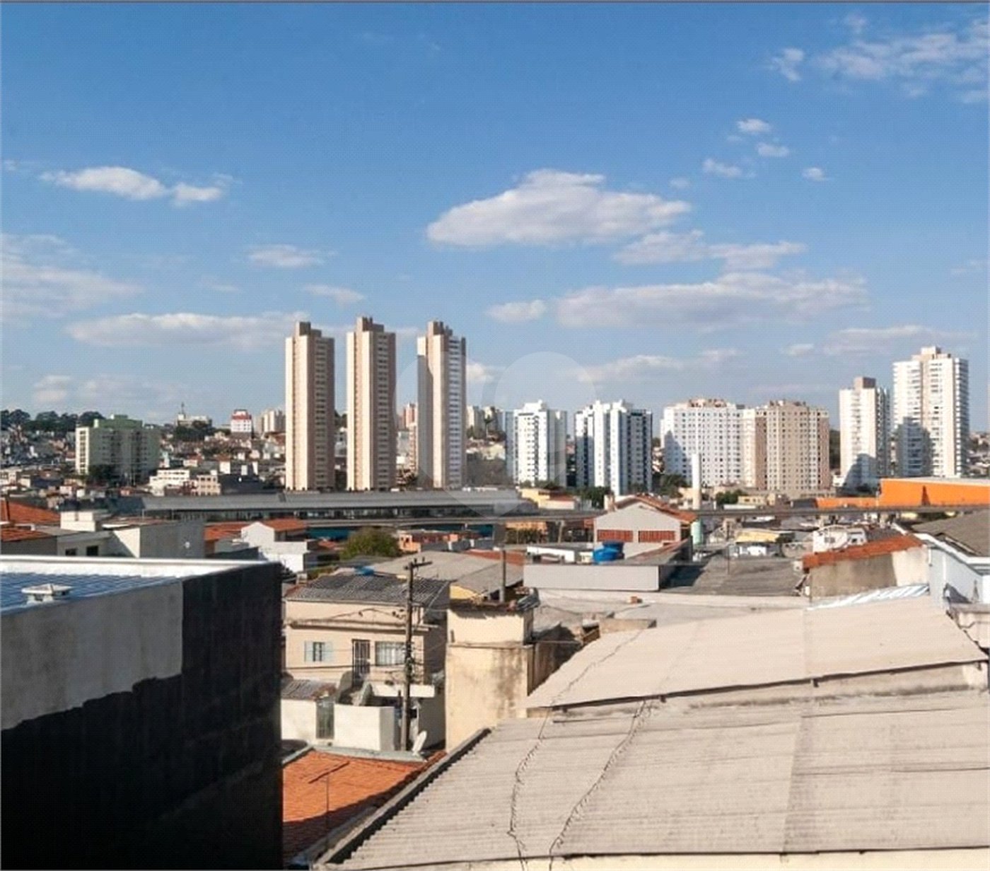 Imóvel para você investidor com 2 casas independentes a 500 metros do metrô São Lucas