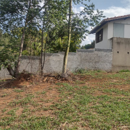Terreno á venda no Jardim Sambambaia